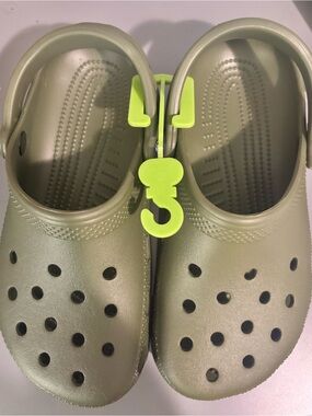 Crocs| M4 W6 Classic